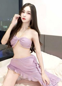 Mina - Transsexual escort in Taipei Photo 3 of 8
