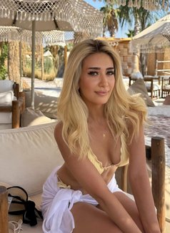 Mina - escort in İzmir Photo 1 of 9