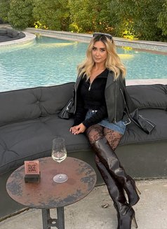 Mina - escort in İzmir Photo 3 of 9