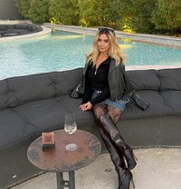 Mina - escort in İzmir