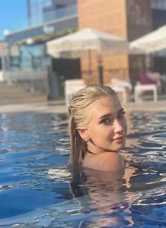 Mina - escort in İzmir Photo 6 of 9