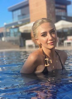 Mina - escort in İzmir Photo 8 of 9