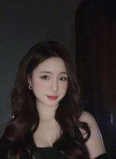 Mina - puta in Dubai Photo 2 of 6