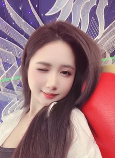 Mina - puta in Dubai Photo 6 of 6