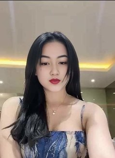 Mina - escort in Bandar Seri Begawan Photo 1 of 8