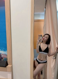 Mina - escort in Singapore Photo 8 of 11