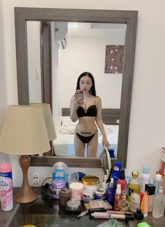 Mina - escort in Singapore Photo 11 of 11