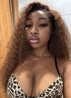 Minah - escort in Jeddah Photo 2 of 5