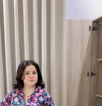 Minahil Khan - puta in Jeddah