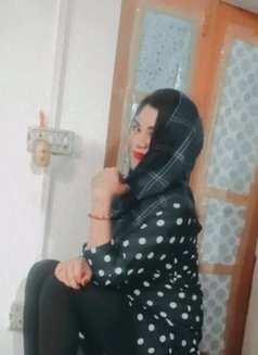 Minalgoddess - Transsexual escort in New Delhi Photo 6 of 16