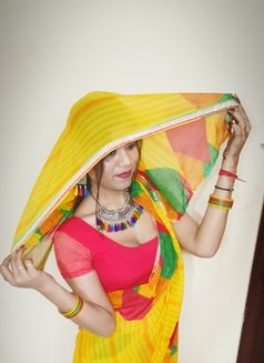 Minalgoddess - Transsexual escort in New Delhi Photo 15 of 16