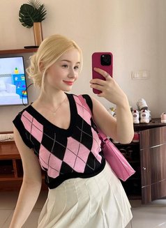 Minali - escort in Doha Photo 1 of 6