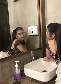 Minari - Transsexual escort in Manila Photo 4 of 6