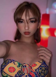 Mineski - Acompañantes transexual in Makati City Photo 3 of 7