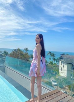 Mingming - escort in Singapore Photo 7 of 21