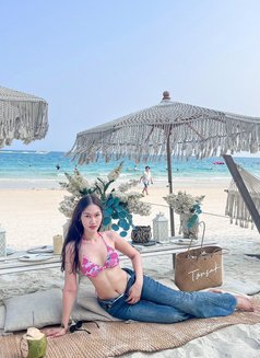 Mingming - escort in Singapore Photo 12 of 21