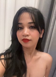 Mini - escort in Hong Kong Photo 1 of 3