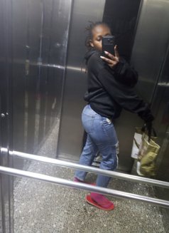 Minion 🤤 - masseuse in Nairobi Photo 7 of 7