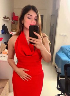 Minisa - escort in Muscat Photo 5 of 6