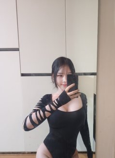 Minna - Transsexual escort in Taipei Photo 7 of 16