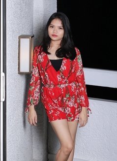 Minnie - escort in Makati City Photo 2 of 5