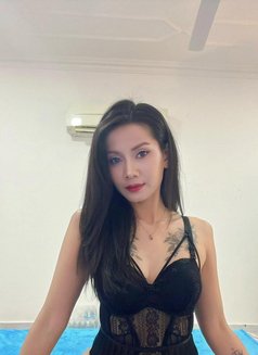 Minnie New in Mucsat - puta in Muscat Photo 9 of 12