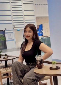 Minnie - masseuse in Bangkok Photo 1 of 8