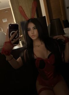 Minnie - Transsexual escort in Al Manama Photo 8 of 8