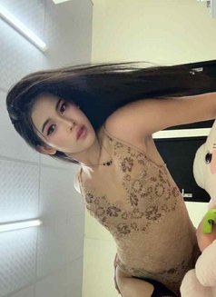 Minnie - Transsexual escort in Doha Photo 3 of 6