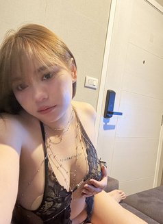 Minny - escort in Bangkok Photo 1 of 7