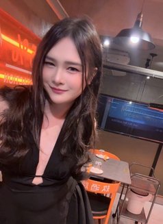 Minny - escort in Bangkok Photo 1 of 4
