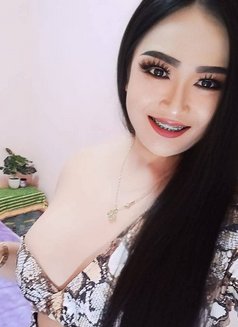 Minny - Acompañantes transexual in Abu Dhabi Photo 2 of 3