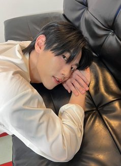 Minsoo - Male escort in Shanghai Photo 2 of 3