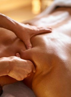 Mintra Professional massage from Thailan - puta in Riyadh Photo 5 of 6