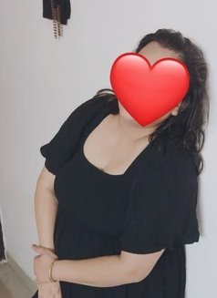 Minu Bhabhi Alone Here - escort in New Delhi Photo 1 of 4