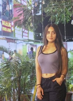 Minu - escort in Mauritius Photo 1 of 2