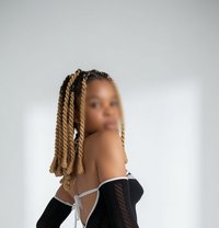 Mira Available now - escort in Accra