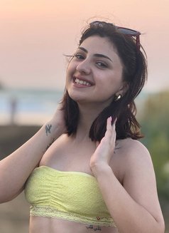 Mira - puta in Dubai Photo 5 of 8