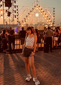 Mira - puta in Dubai Photo 7 of 8