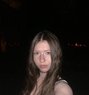 Mira - puta in Dubai Photo 1 of 8
