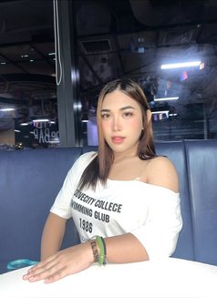 Mira "cam , meet , sext , content" - escort in Manila Photo 13 of 14
