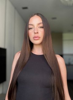 Mira - puta in Dubai Photo 6 of 9