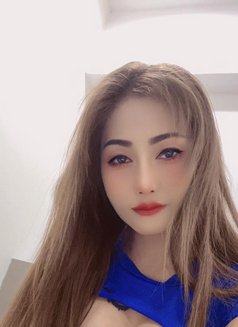 Mira - escort in Kuala Lumpur Photo 4 of 8