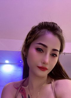 Mira - escort in Kuala Lumpur Photo 6 of 8