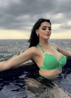 Miss Alana Doha for 7 days - Transsexual escort in Doha Photo 6 of 15