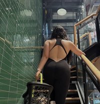 Chloe riming cim golden shower full - escort in Dubai