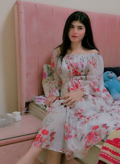 Mira - puta in Dubai Photo 1 of 4