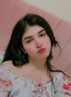 Mira - puta in Dubai Photo 3 of 4