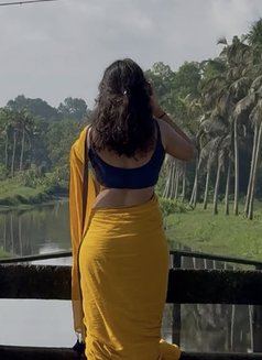 Mira - puta in Kuala Lumpur Photo 1 of 2