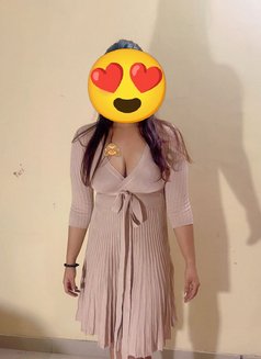 Mira - escort in New Delhi Photo 2 of 4